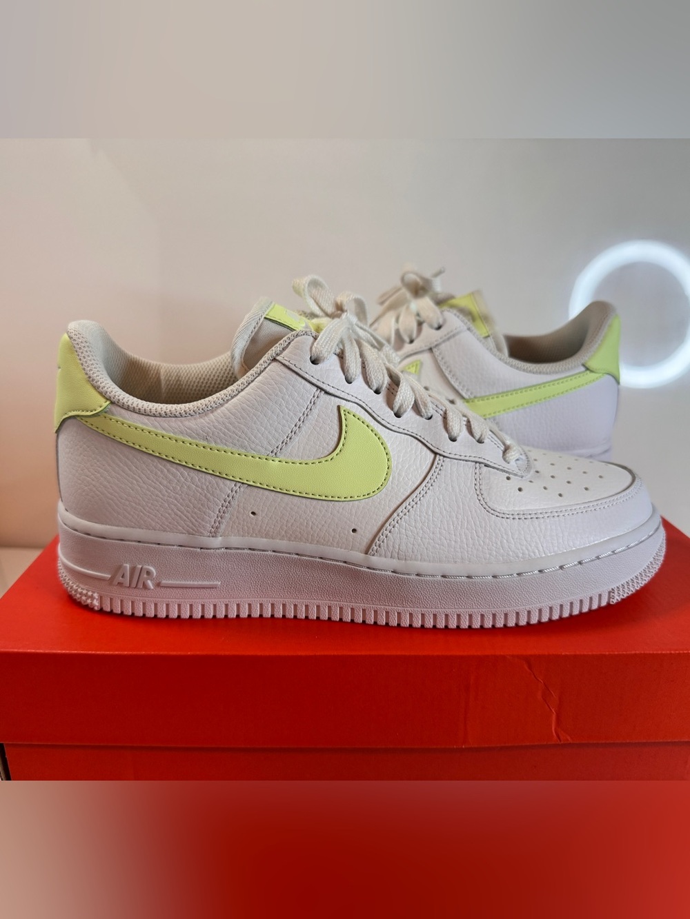 Nike Air Force 1 Low - White/ Neon green 9.5